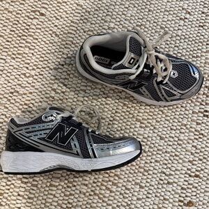 Girls Size 2 New Balance Black and Silver Athletic Shoes